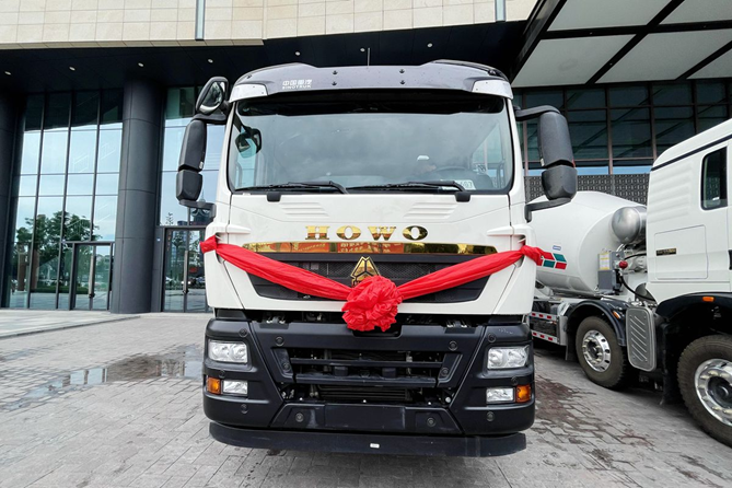 更輕！更智能！ 豪沃TX智聯攪拌車火熱上市，燃爆成都！