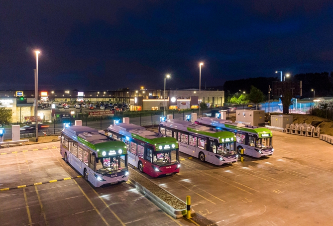 助力零碳出行 比亞迪純電動(dòng)巴士成為第26屆聯(lián)合國氣候大會(huì)官方接駁車