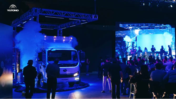 宇通在墨西哥發(fā)布全新一代新能源輕卡！