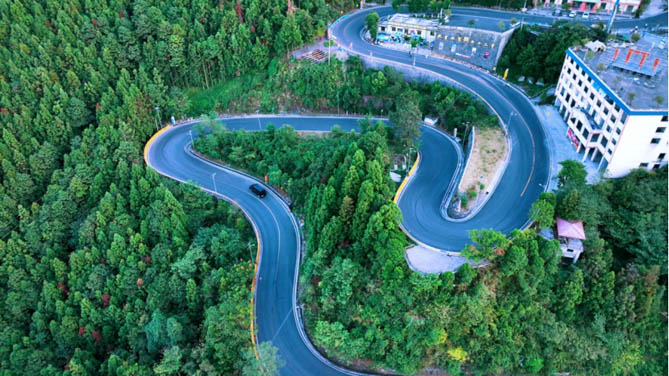 征戰(zhàn)貴州72道拐，宇通天駿邀您共鑒無憂品質(zhì)