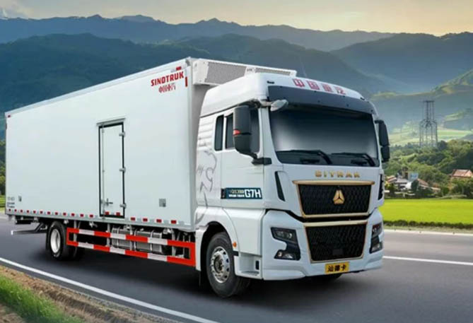 中國重汽汕德卡G7H 4x2冷藏車——高效先行，守護“鮮活力”?！