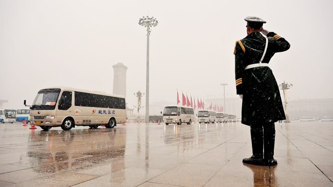 T7領銜，高端蓄勢！宇通客車連續22年主力護航全國兩會