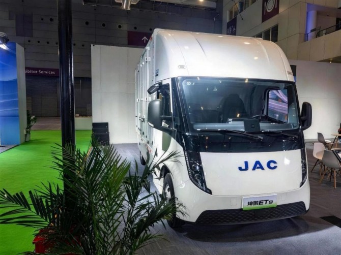 坤鵬ET9亮相2026深圳國際商用車展，硬核實力備受關注